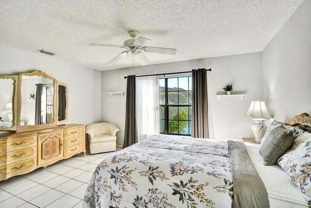 3373 Jog Park Drive, Greenacres, FL 33467
