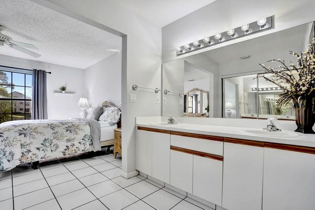 3373 Jog Park Drive, Greenacres, FL 33467