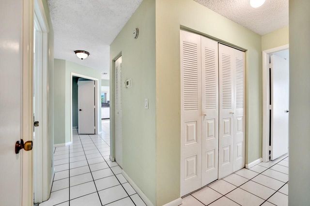 3373 Jog Park Drive, Greenacres, FL 33467