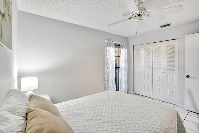 3373 Jog Park Drive, Greenacres, FL 33467