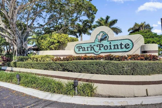 3373 Jog Park Drive, Greenacres, FL 33467