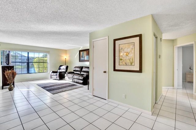 3373 Jog Park Drive, Greenacres, FL 33467