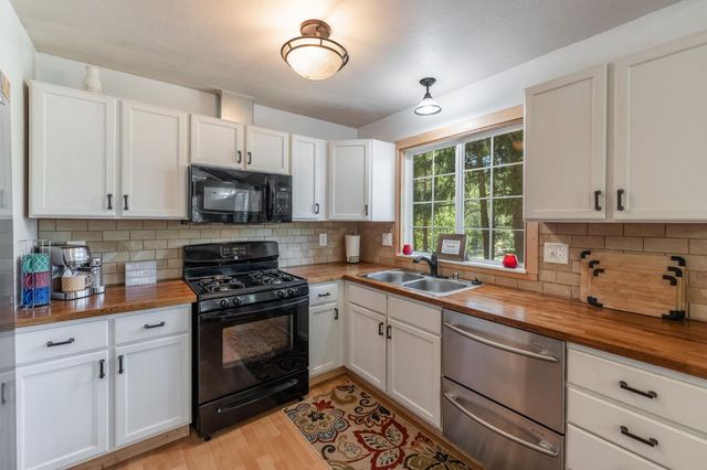 5341 Edelweiss Way, Pollock Pines, CA 95726