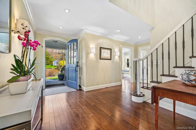 12 Woodland Avenue, Bronxville, NY 10708