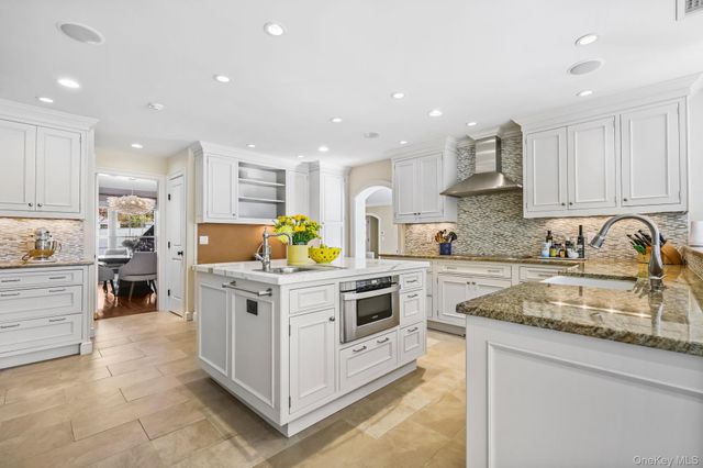 12 Woodland Avenue, Bronxville, NY 10708