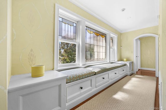 12 Woodland Avenue, Bronxville, NY 10708