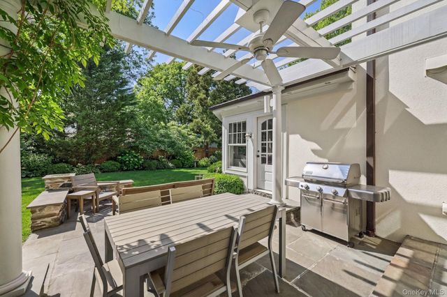 12 Woodland Avenue, Bronxville, NY 10708