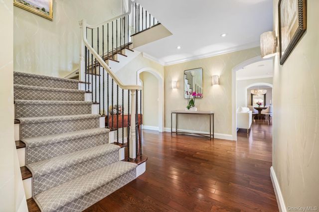 12 Woodland Avenue, Bronxville, NY 10708
