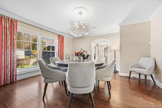 12 Woodland Avenue, Bronxville, NY 10708
