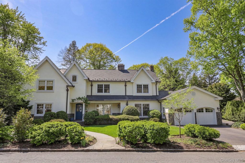 12 Woodland Avenue, Bronxville, NY 10708