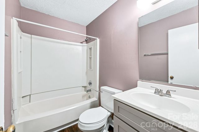 4033 Briarhill Drive, Charlotte, NC 28215