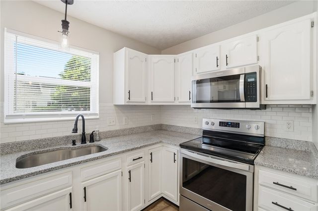 450 Bishea Court, Fairborn, OH 45324
