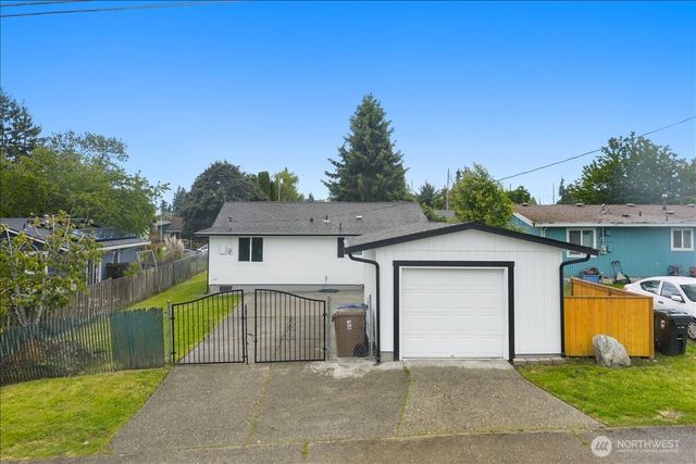 1113 E 61st Street, Tacoma, WA 98404