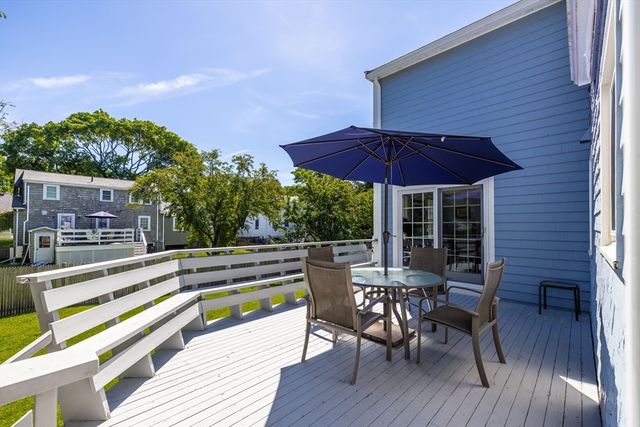 42 Hawthorn Ave, Needham, MA 02492