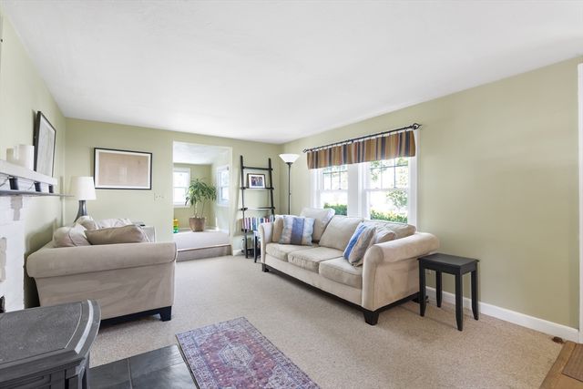 42 Hawthorn Ave, Needham, MA 02492