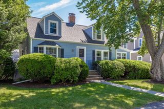 42 Hawthorn Ave, Needham, MA 02492