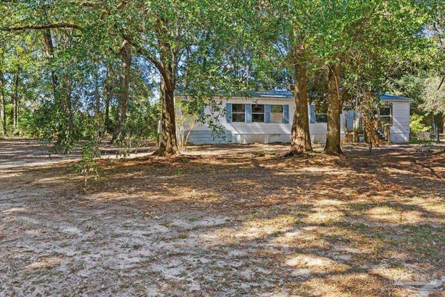 5127 Lake End Dr, Milton, FL 32583