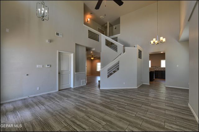 533 GINGER FRANCIS Lane, El Paso, TX 79938