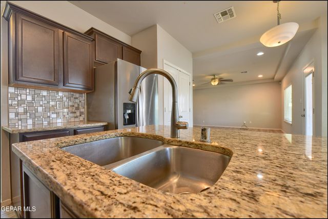 533 GINGER FRANCIS Lane, El Paso, TX 79938