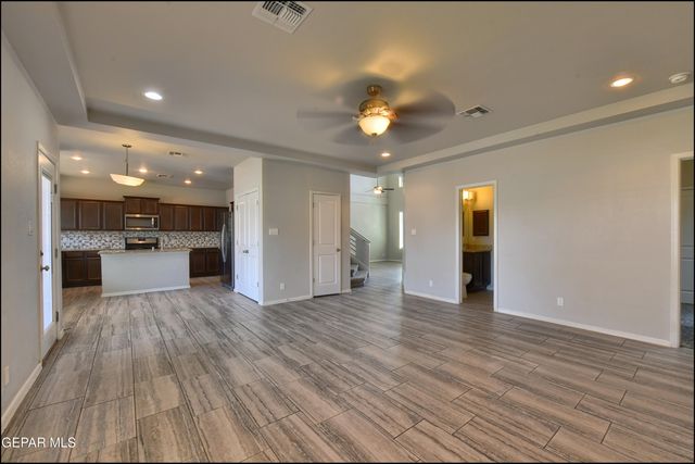 533 GINGER FRANCIS Lane, El Paso, TX 79938