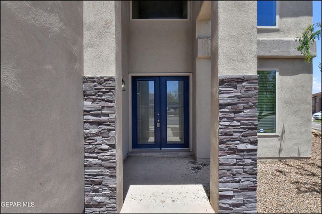 533 GINGER FRANCIS Lane, El Paso, TX 79938