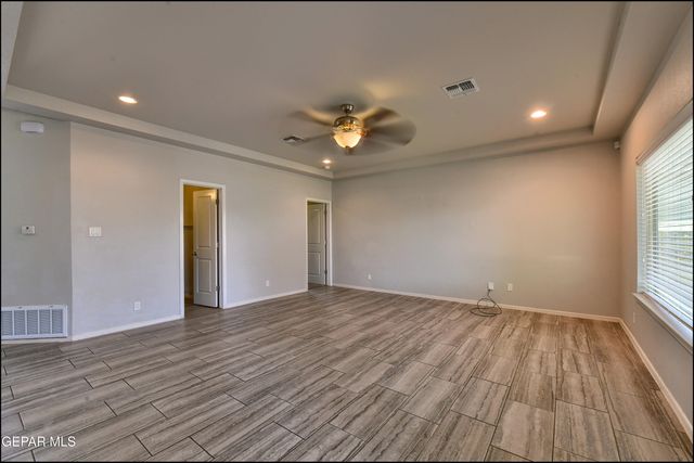 533 GINGER FRANCIS Lane, El Paso, TX 79938