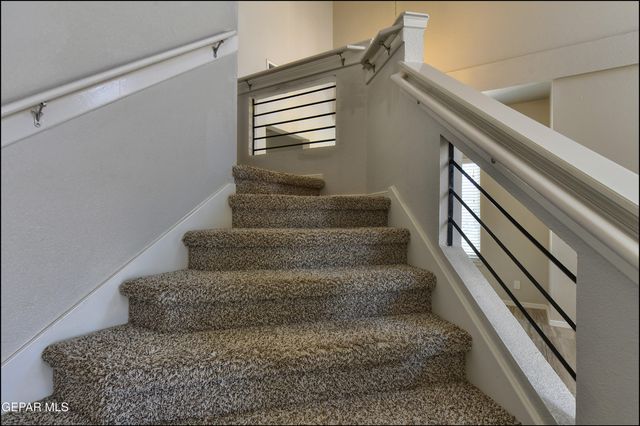 533 GINGER FRANCIS Lane, El Paso, TX 79938