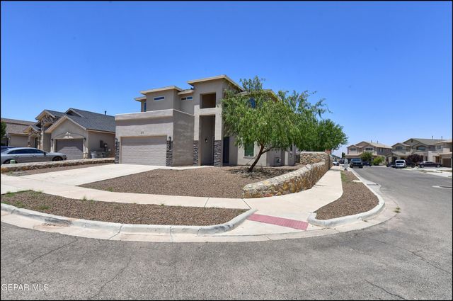 533 GINGER FRANCIS Lane, El Paso, TX 79938