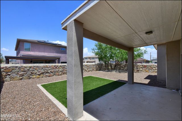 533 GINGER FRANCIS Lane, El Paso, TX 79938