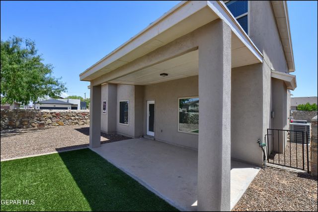 533 GINGER FRANCIS Lane, El Paso, TX 79938