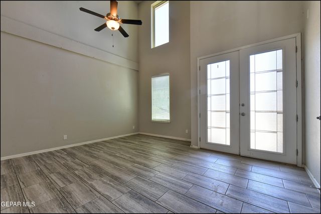533 GINGER FRANCIS Lane, El Paso, TX 79938