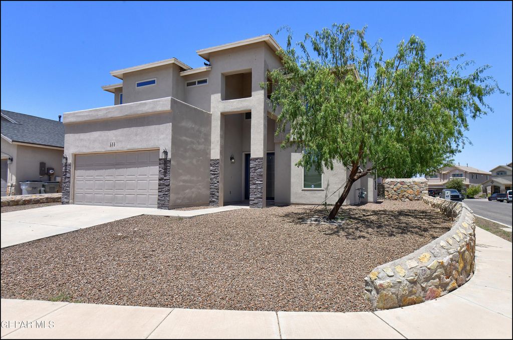 533 GINGER FRANCIS Lane, El Paso, TX 79938