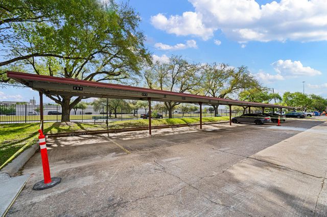 2120 El Paseo Street 510, Houston, TX 77054