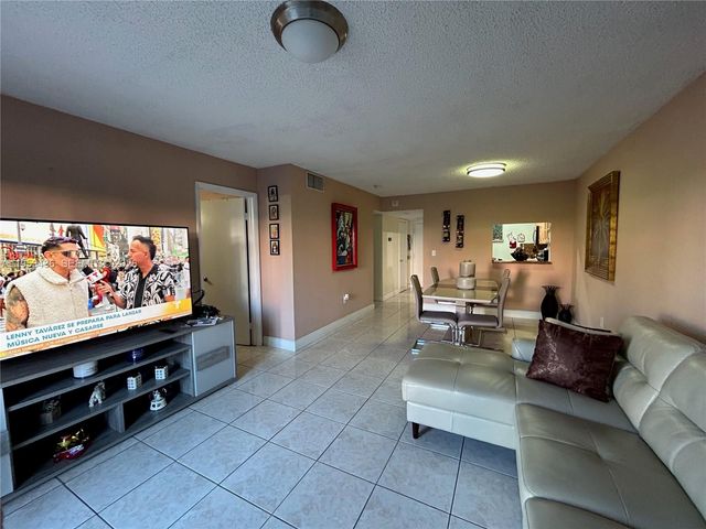 11307 SW 200th St 103-B, Miami, FL 33157