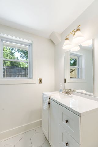 877 Carter St, Nashville, TN 37206