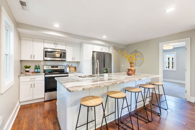 877 Carter St, Nashville, TN 37206