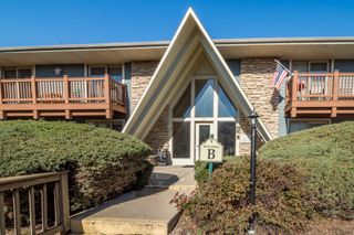 300 Opatrny Drive 126B, Fox River Grove, IL 60021