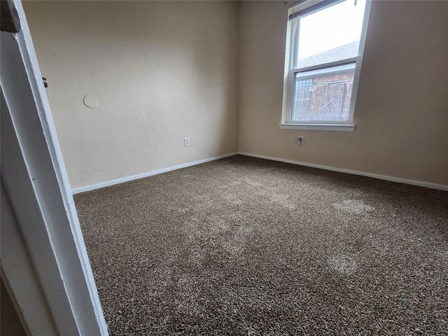 4304 S Cravens Road, Fort Worth, TX 76119