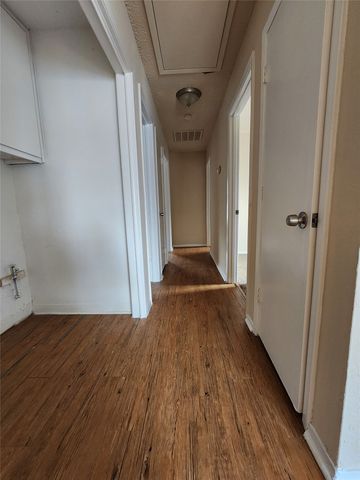 4304 S Cravens Road, Fort Worth, TX 76119