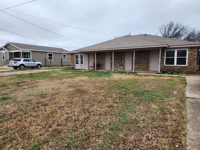 4304 S Cravens Road, Fort Worth, TX 76119