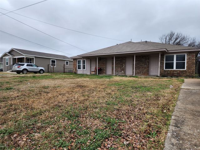 4304 S Cravens Road, Fort Worth, TX 76119