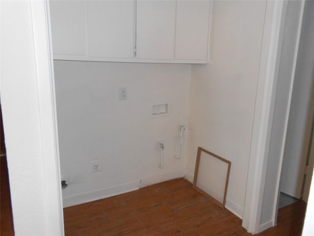 4304 S Cravens Road, Fort Worth, TX 76119