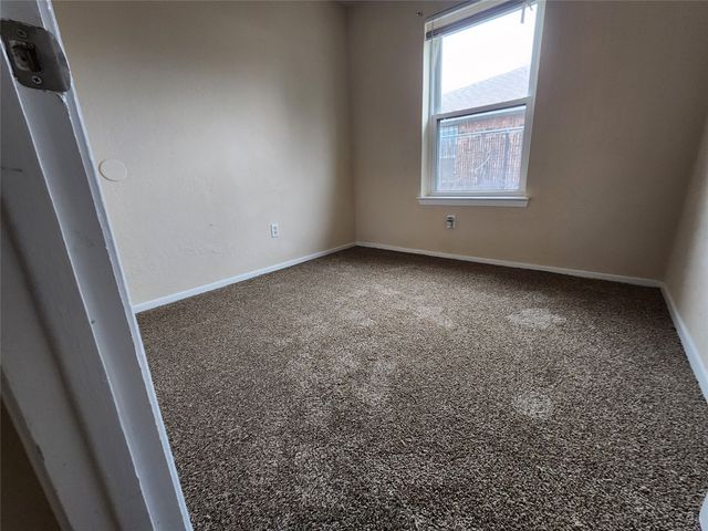 4304 S Cravens Road, Fort Worth, TX 76119