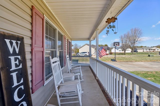 113 Rock Island Drive, Statesville, NC 28625