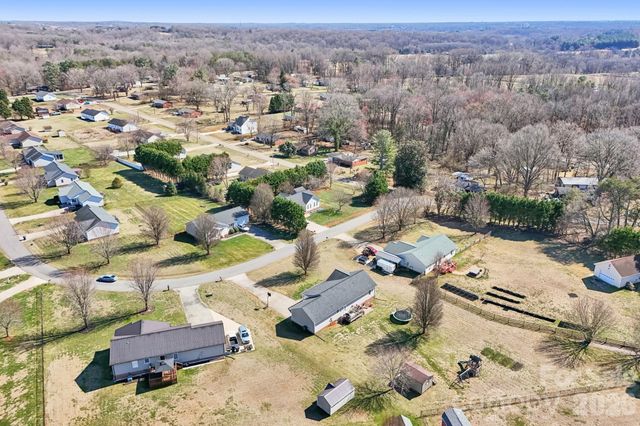 113 Rock Island Drive, Statesville, NC 28625