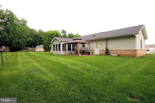 7 PLANTATION DR, Hagerstown, MD 21740