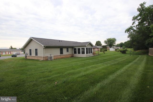 7 PLANTATION DR, Hagerstown, MD 21740
