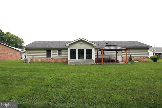 7 PLANTATION DR, Hagerstown, MD 21740