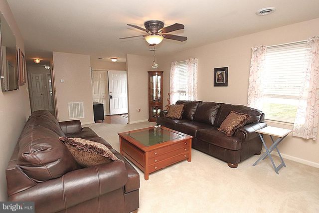 7 PLANTATION DR, Hagerstown, MD 21740