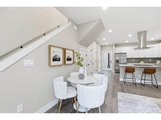 524 S TEXAS St, Portland, OR 97219